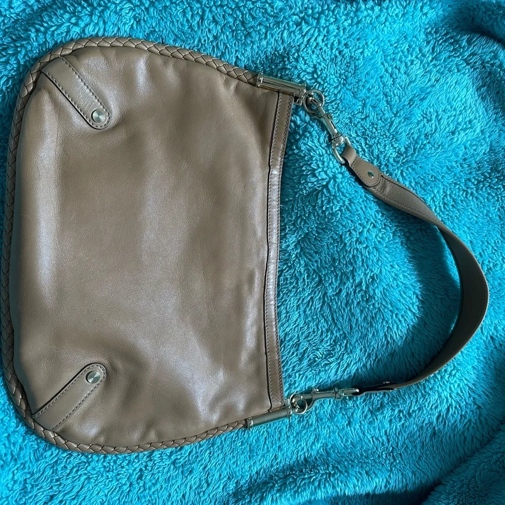 Gucci Tan Leather Hobo - Picture 12 of 12